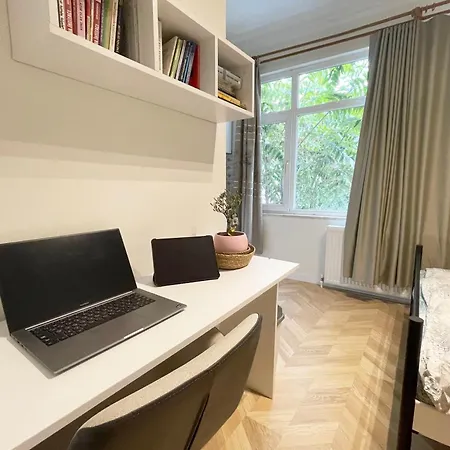 Balcony 2br With 2toilet And 2bath Near To Nisantasi #3 *