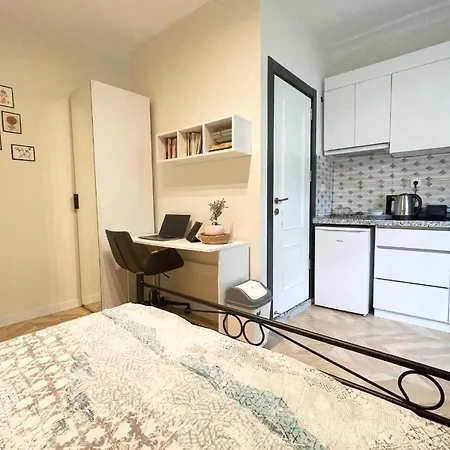 Balcony 2br With 2toilet And 2bath Near To Nisantasi #3 דירה