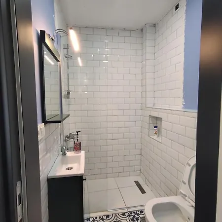 Balcony 2br With 2toilet And 2bath Near To Nisantasi #3 דירה *