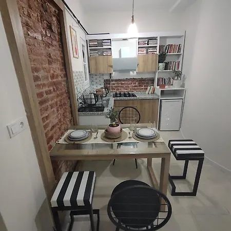 Balcony 2br With 2toilet And 2bath Near To Nisantasi #3