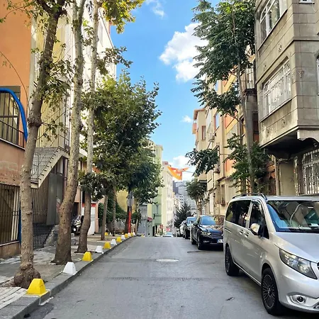 Balcony 2br With 2toilet And 2bath Near To Nisantasi #3 * איסטמבול