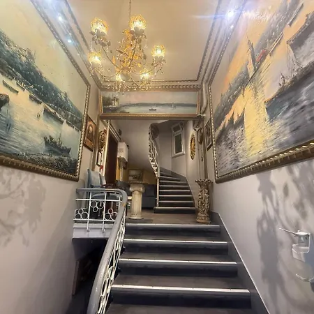 Elegant 3br Apt, Palace Style, 4ac, Balcony, 5 Min To Taksim #s3 Apartment