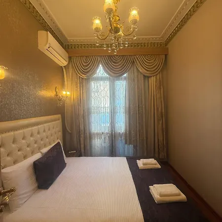 Apartment Elegant 3br Apt, Palace Style, 4ac, Balcony, 5 Min To Taksim #s3 *
