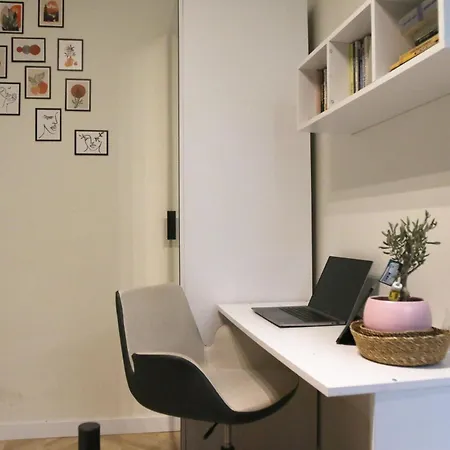 Balcony 2br With 2toilet And 2bath Near To Nisantasi #3 Апартаменты Стамбул