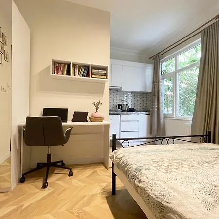 Апартаменты Balcony 2br With 2toilet And 2bath Near To Nisantasi #3