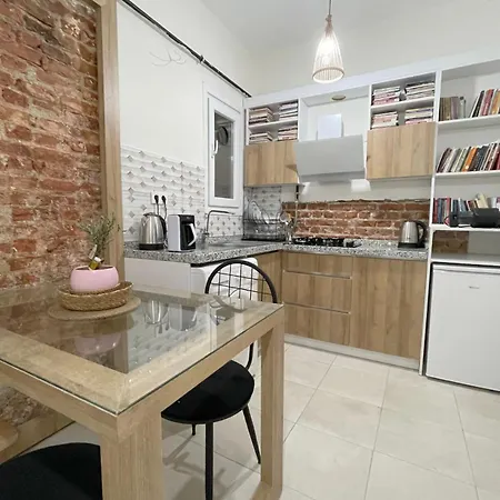 Balcony 2br With 2toilet And 2bath Near To Nisantasi #3 * Стамбул