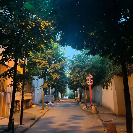 Balcony 2br With 2toilet And 2bath Near To Nisantasi #3 Апартаменты Стамбул