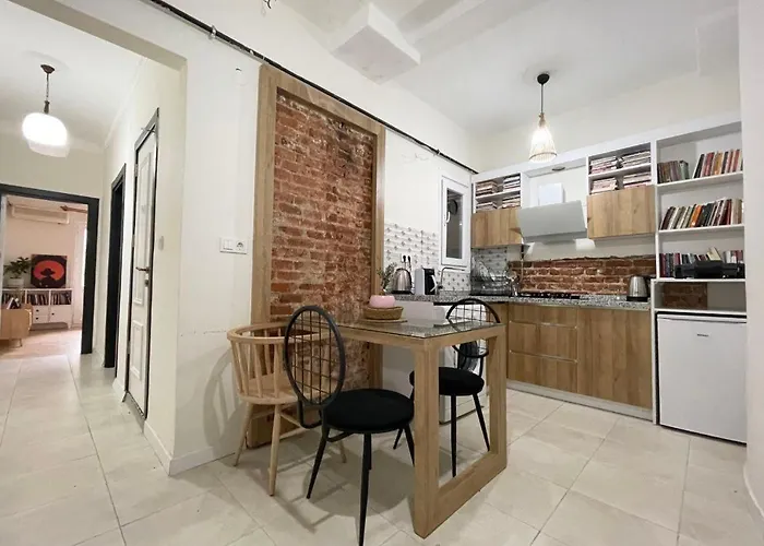 Balcony 2br With 2toilet And 2bath Near To Nisantasi #3