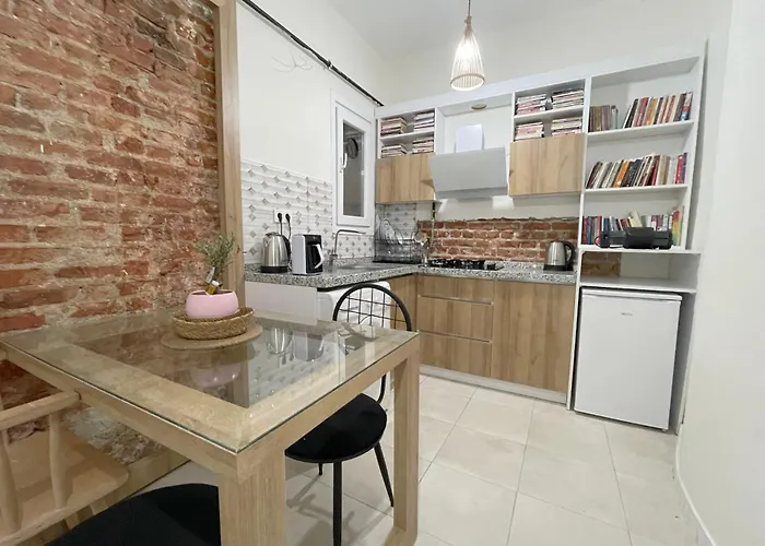 Balcony 2br With 2toilet And 2bath Near To Nisantasi #3 * Estambul